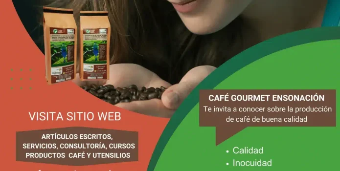 imagen servicios y productos de Café Ensoñación, mujer oliendo café