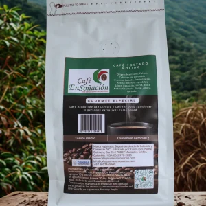 imagen de café ensoñacion gourmet tostado molido con paisaje al fondo